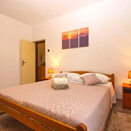 Luciano 1540 Πούλα