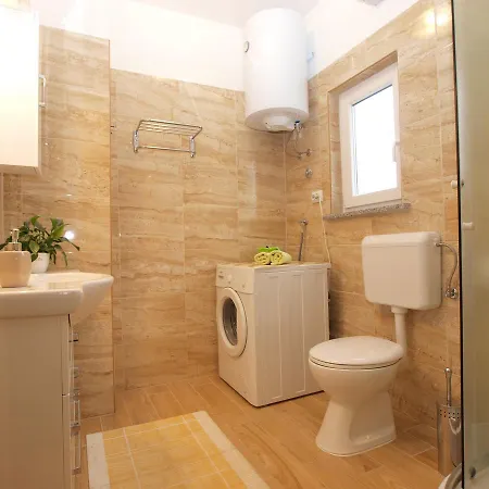 Luciano 1540 Apartman