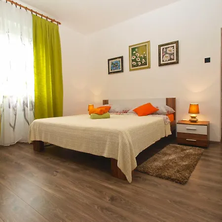 Luciano 1540 Πούλα