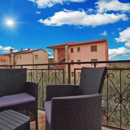 Luciano 1540 Apartmán *